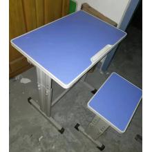 课桌凳